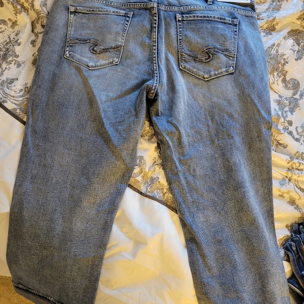 Womens Silver capri